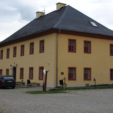Penzion Na Fare Dubenec Buitenkant foto
