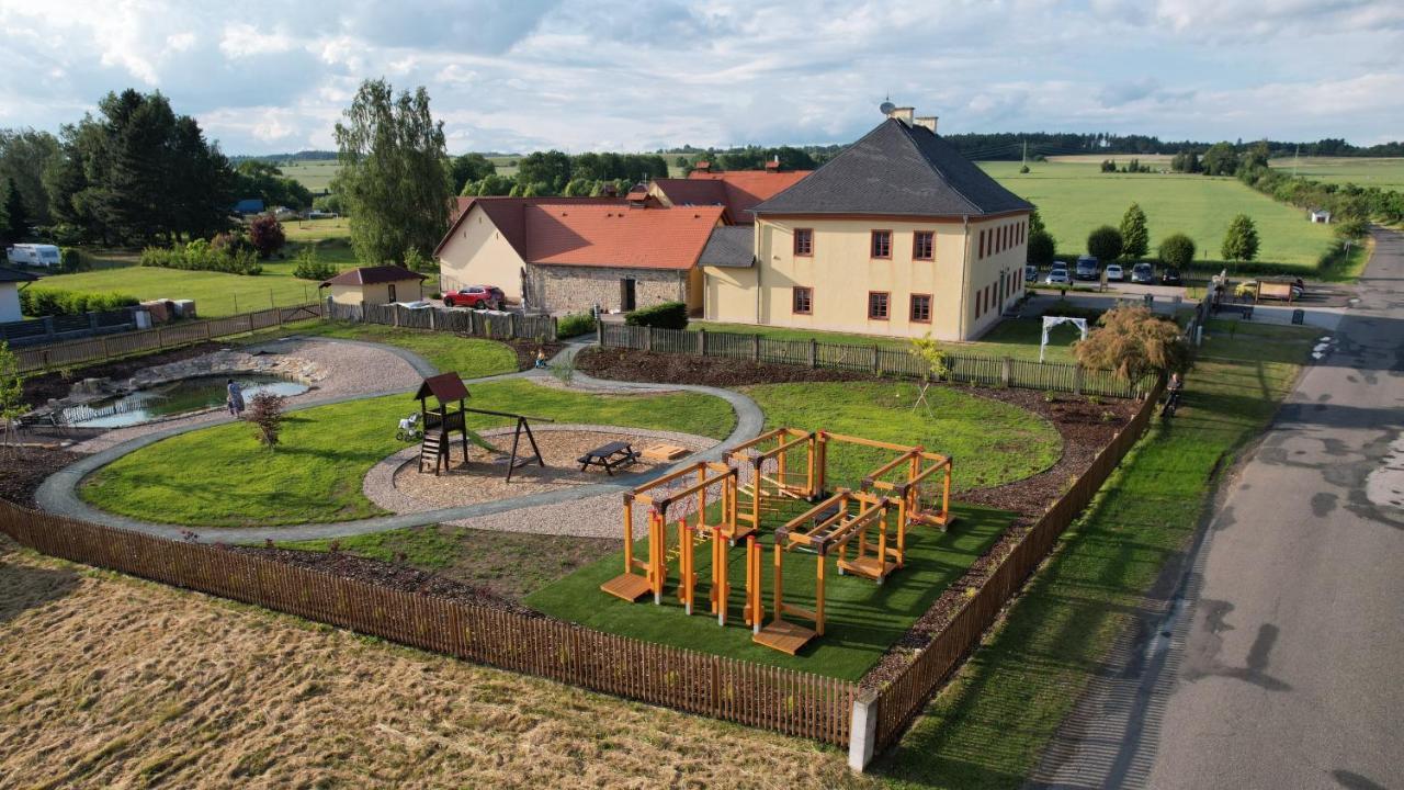Penzion Na Fare Dubenec Buitenkant foto